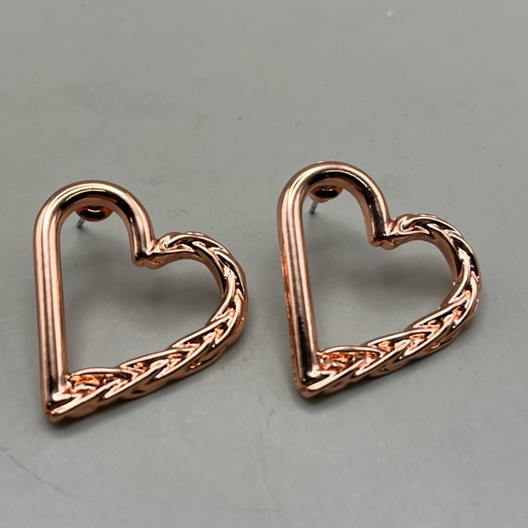 Jewelry - Elegant Heart-Shaped Rose Gold Earrings